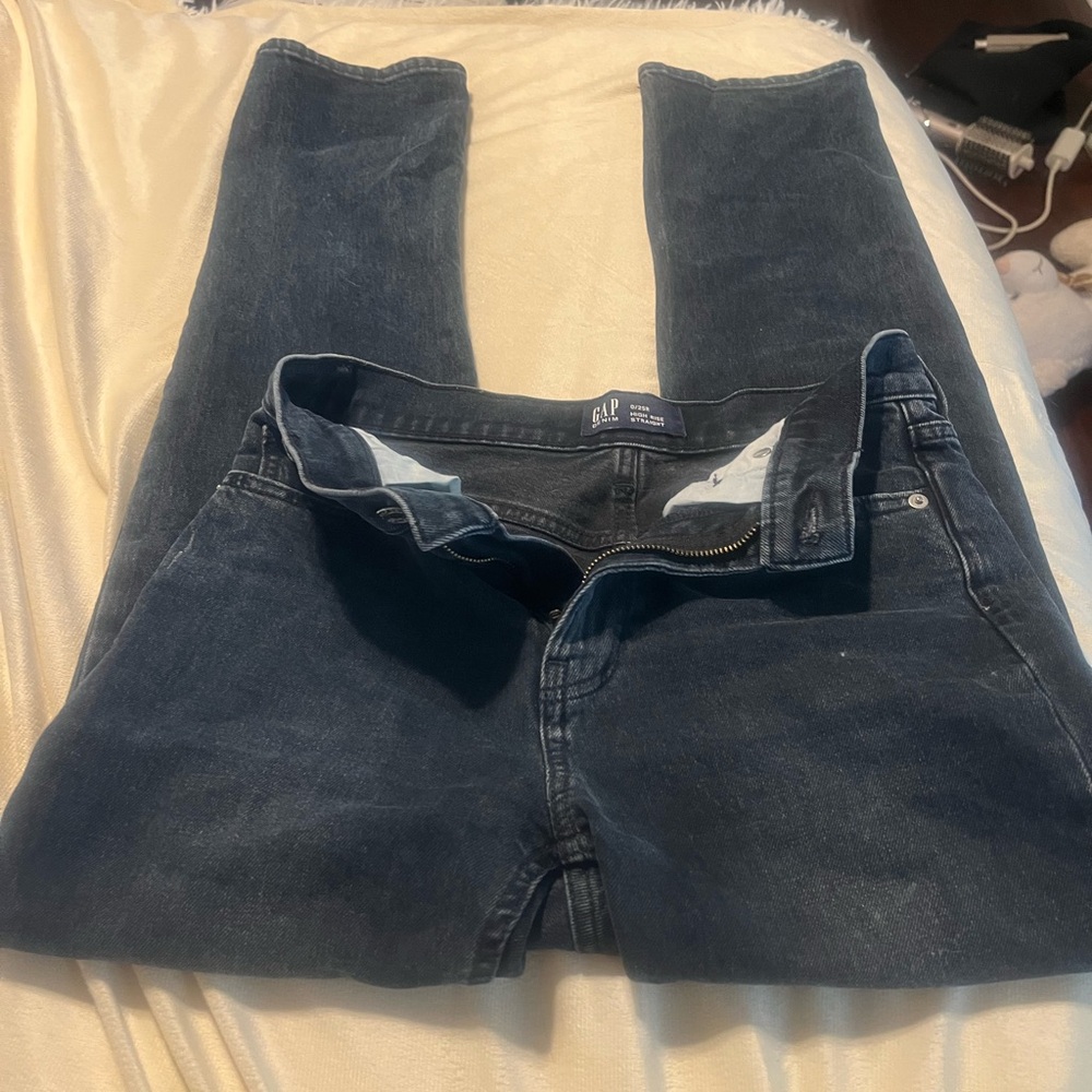 GAP Woman’s Black Straight Jeans